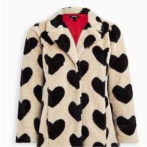 Torrid Faux Fur Black & White Heart Print Jacket Size 0 NWT Valentine’s …